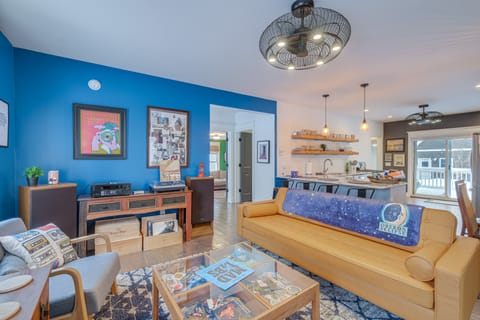 17 Mi to Ski Slopes! Retreat Near Lake Michigan House in Frankfort