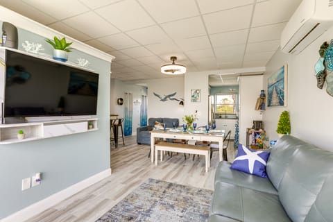 Walk to Beach: Waterfront Indian Shores Condo Apartment in Redington Shores