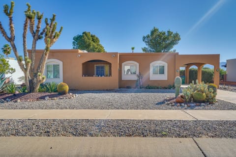 Pet-Friendly 55+ Green Valley Home w/ Golf Gear! House in Green Valley