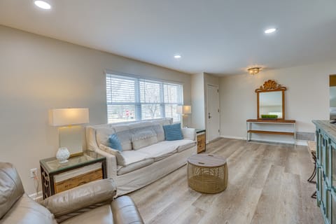 10 Mi to UAB: Inviting Home w/ Free Parking & WiFi House in Birmingham