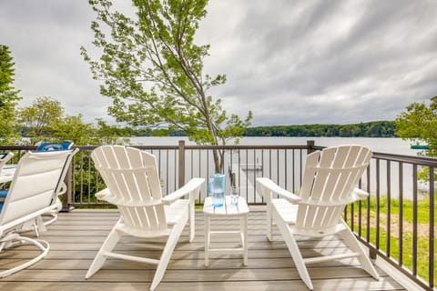 Lakefront Rhinelander Cottage w/ Private Dock! Cottage in Wisconsin