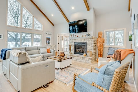 Lakefront Rhinelander Cottage w/ Private Dock! Cottage in Wisconsin