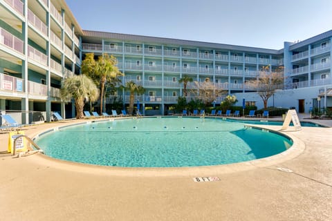 Walk to Beach: Hilton Head Resort Condo w/ Pools! Apartment in Hilton Head Island