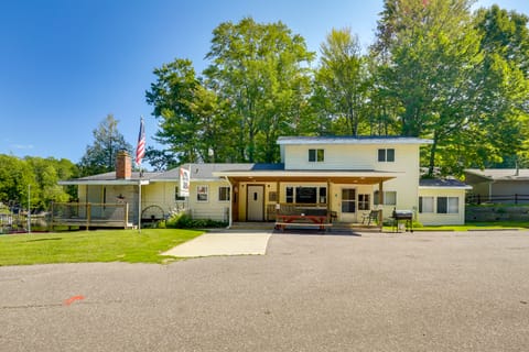 Lakefront Suring Home w/ Pool Table + Views! House in Wisconsin