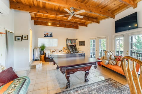 Enchanted Woodland Cabin Near Yosemite w/ Fire Pit House in Groveland