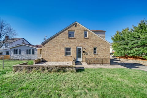 Cozy Pittsburgh Vacation Rental ~ 2 Mi to Downtown Apartment in Pittsburgh