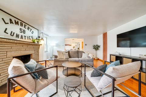 Spacious Pittsburgh Getaway ~ 2 Mi to Downtown! Apartment in Pittsburgh