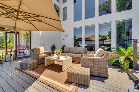 1-Acre Backyard & Gym: Spacious Apopka Escape! House in Forest City