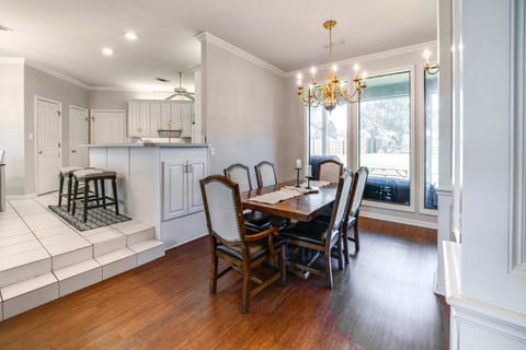 ~ 3 Mi to Dtwn: Aubrey Vacation Rental w/ Patio! House in Denton