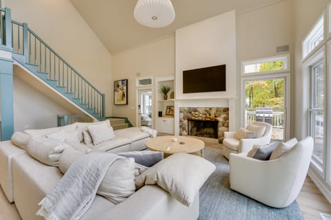 Spacious Cottage on Lake Michigan: Stunning Views! Cottage in Wisconsin