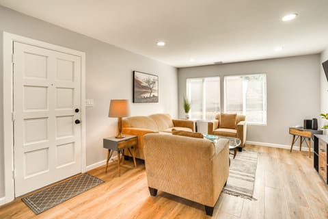 Rental w/ Pool Access ~ 8 Mi to Disneyland Apartment in La Palma