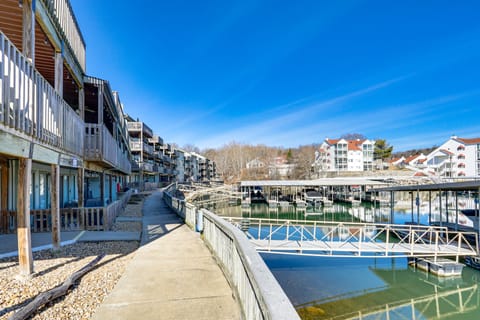 Village of Four Seasons Lake Condo w/ Pool Access! Apartment in Village Four Seasons