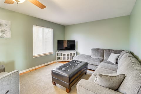 Brooklyn Cottage w/ Dock - Steps To Wamplers Lake! Cottage in Ohio