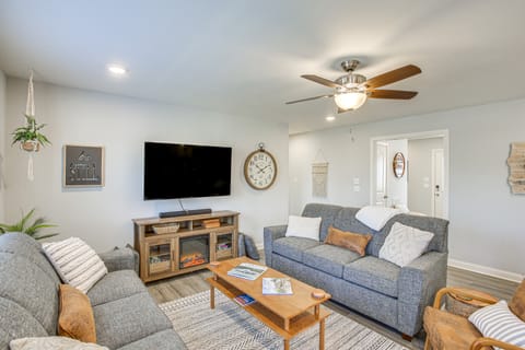 Lovely Scottsville Home, Minutes to Bowling Green House in Kentucky