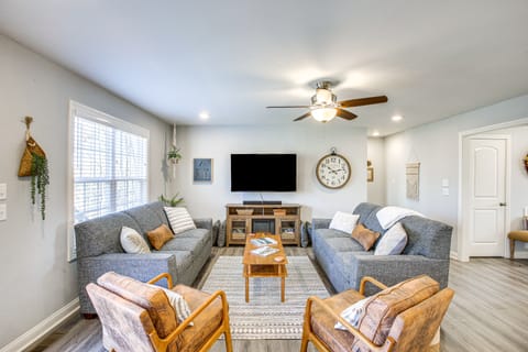 Lovely Scottsville Home, Minutes to Bowling Green House in Kentucky