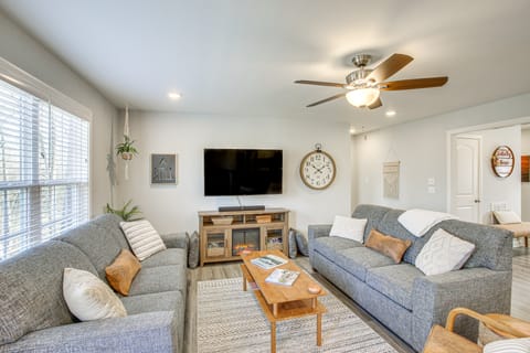 Lovely Scottsville Home, Minutes to Bowling Green House in Kentucky