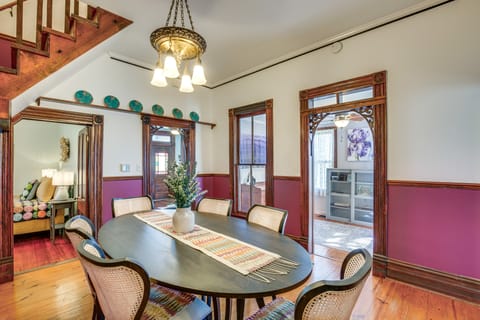 Granbury Home w/ Fire Pit, Walk to The Square! House in Granbury