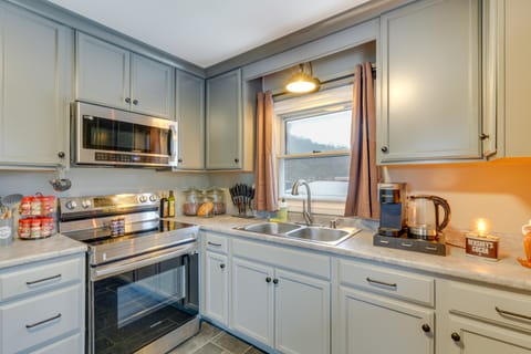 Cozy Kingsport Apartment: Walk to Cidery! Apartment in Kingsport