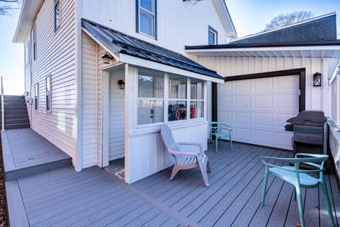 Waterfront Buckeye Lake Home w/ Deck & Dock! House in Buckeye Lake