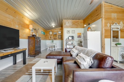 Waynesville Studio w/ Fire Pit & Mountain Views! Apartment in Buncombe County