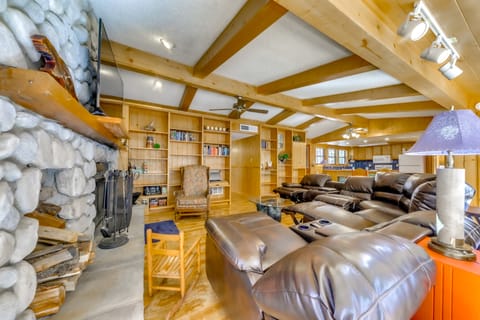 Ruidoso Cabin in the Mtns: River & Forest Views! House in Ruidoso