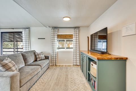 Downtown Cascade Vacation Rental < 1 Mi to Lake! House in Cascade