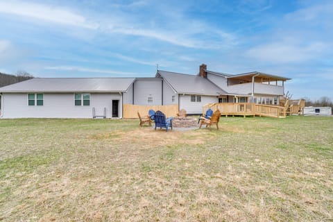 'Deer Lake Lodge' on 700 Wooded Acres in Dayton! House in Tennessee