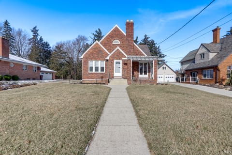 Cozy Tiffin House w/ Private Pool: 1 Mi to Town! House in Ohio