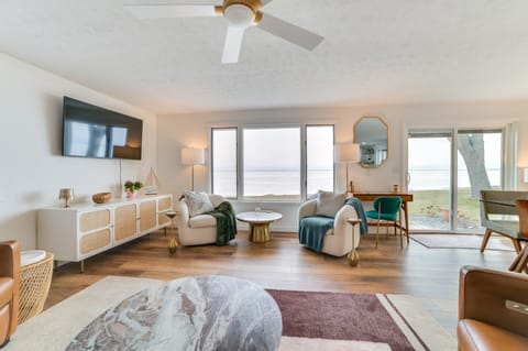 Bright Houghton Lake Home w/ Boat Dock + Fire Pit House in Michigan