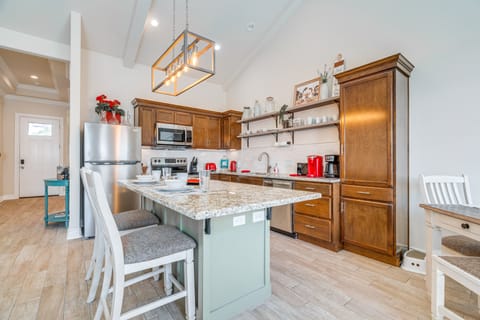 Idyllic Lago Vista Home < 1 Mi to Lake Travis! House in Lago Vista