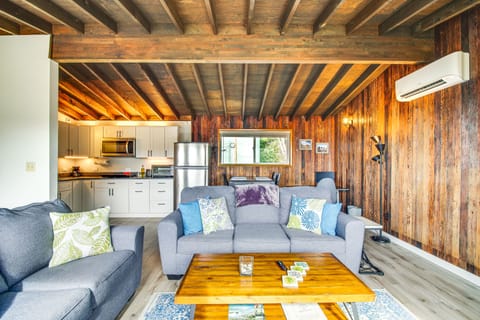 Ocean-View Oregon Coast Vacation Rental w/ Deck House in Gold Beach