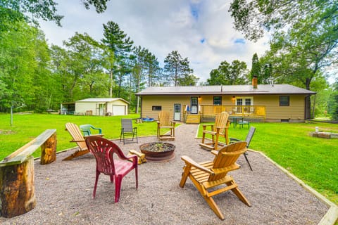 Hayward Home w/ Private Deck, Fire Pit & Kayak! House in Wisconsin