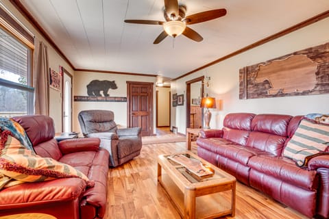 Hayward Home w/ Private Deck, Fire Pit & Kayak! House in Wisconsin