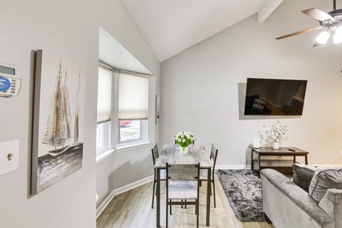 Updated Tallahassee Townhome: 3 Mi to Downtown! Apartment in Tallahassee