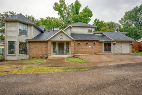 Families Welcome! Texas Home Near Lewisville Lake House in Lake Dallas