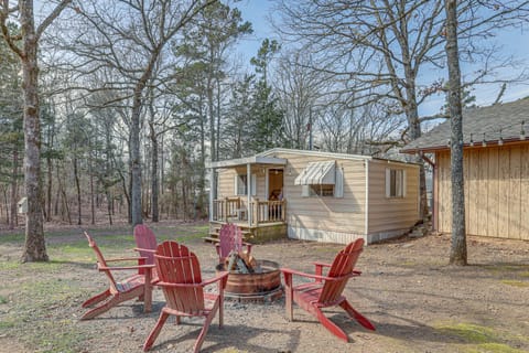 Pet-Friendly Higden Getaway < 1 Mi to Marina! House in Greers Ferry Lake