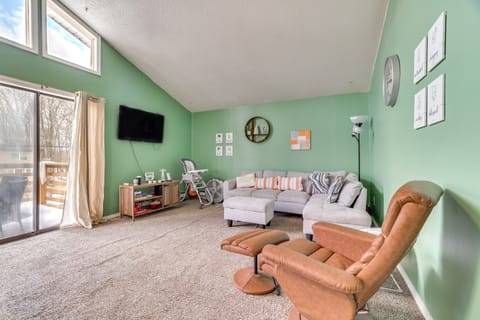 Game Room & Pool Access: ‘Pocono Paradise Haven’ House in Coolbaugh Township