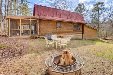 Cropwell Cabin w/ Fire Pit, Near Logan Martin Lake House in Logan Martin Lake