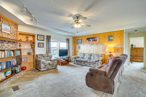 Sky Islands Retreat in Rodeo w/ Mountain Views! House in Arizona