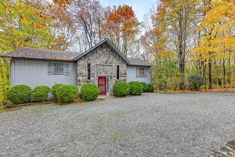 Deck & Community Perks: Sky Valley Home! House in Sky Valley