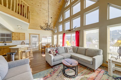 Mountain Home w/ Deck: 1 Mi to Angel Fire Resort! House in Angel Fire