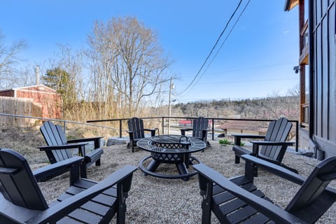 Historic Hollister Home: Shop, Dine & Drink Nearby House in Hollister