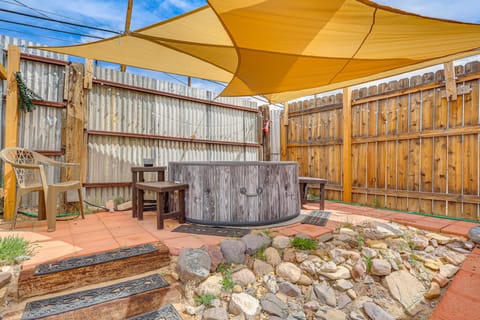 New Mexico Cottage: Hot Tub On-Site Cottage in Truth or Consequences