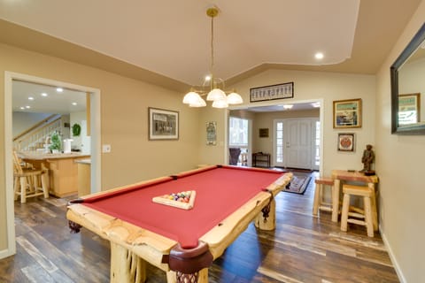 Gas Grill + Pool Table: Cabin Near Calaveras Park! House in Arnold