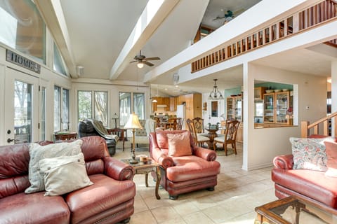 Boat Dock on Reelfoot Lake: Tiptonville Retreat House in Tennessee