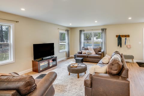 Catskills Winter Getaway w/ Game Room House in Capital District, NY, USA