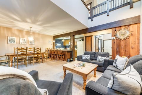 Community Beach Access: Lake Harmony Townhome Apartment in Kidder Township