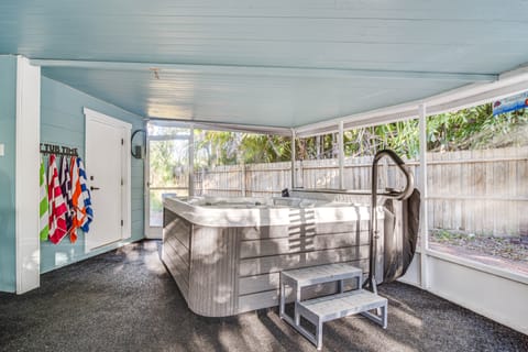 Serene St Petersburg Home w/ Private Hot Tub House in St Petersburg