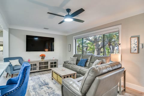 Serene St Petersburg Home w/ Private Hot Tub House in St Petersburg