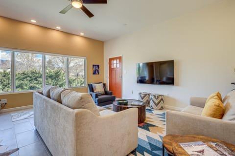 Taos Home w/ Private Hot Tub, Sauna & Gas Grill! House in Taos